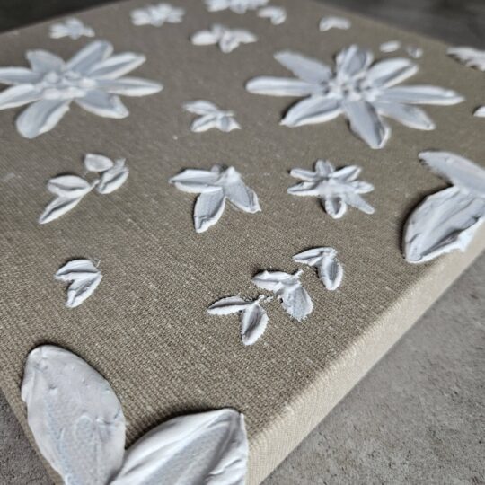 CY0001011 WHITE BLOOM NO1