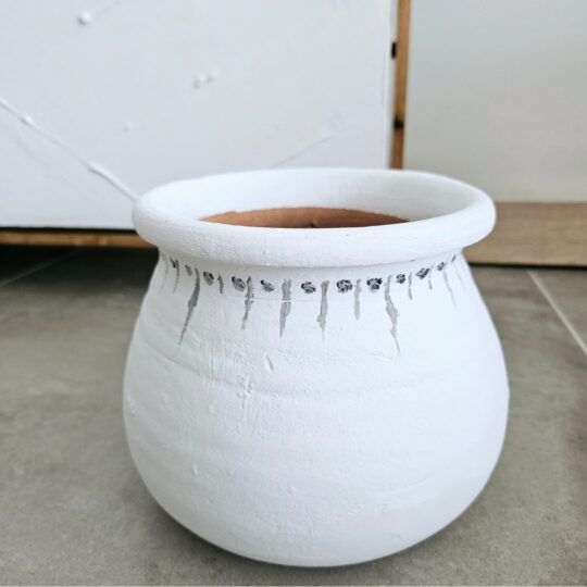 RY01 NATURAL WHITE 01  כד חרס